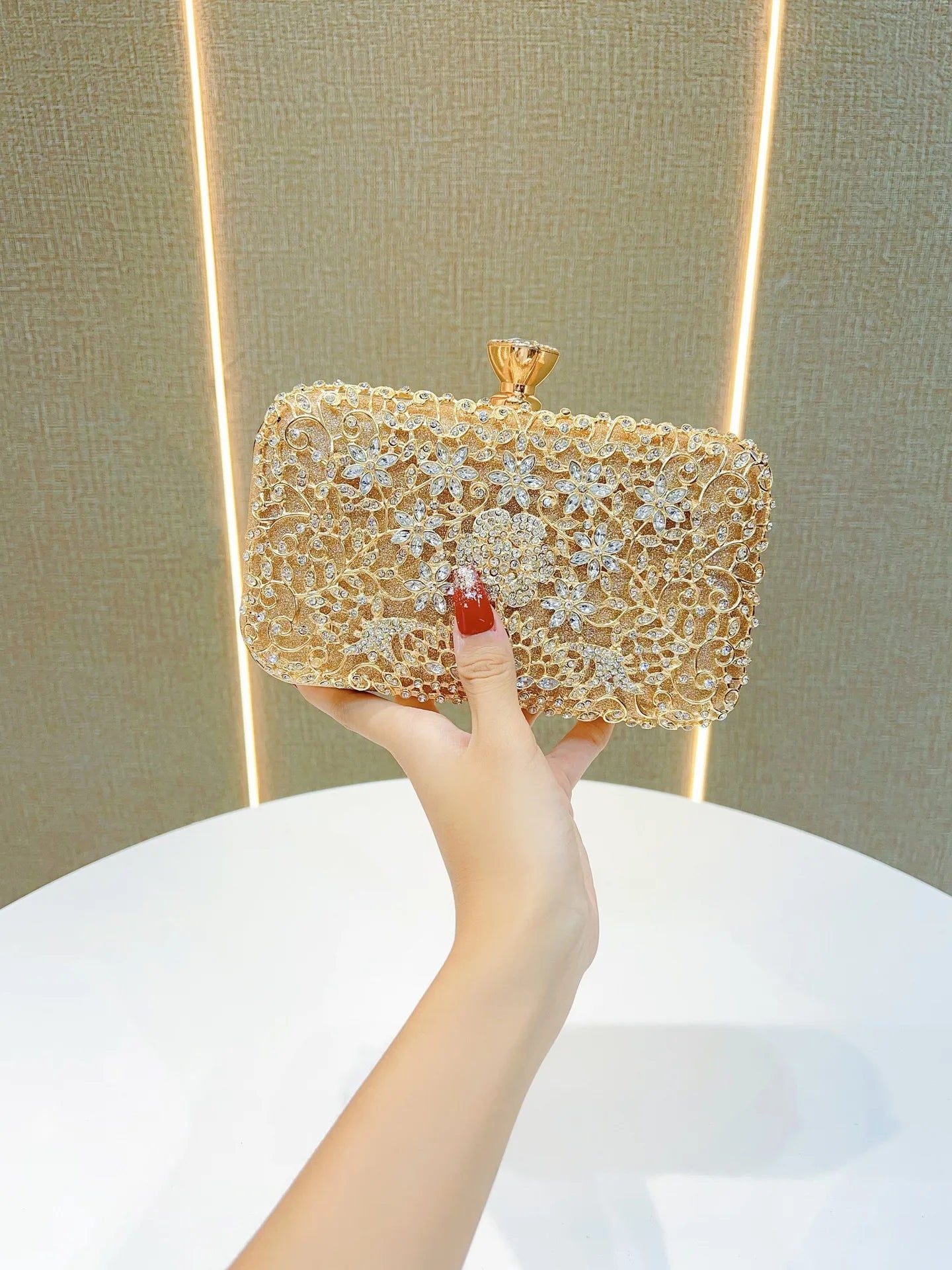 LuxeGleam Clutch