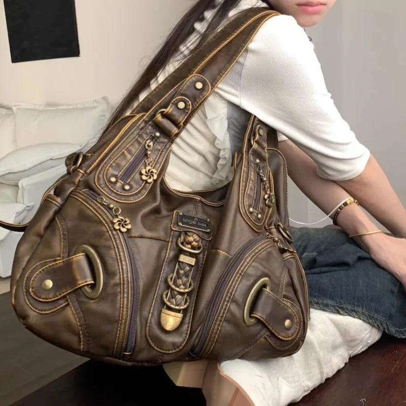 Timeless Elegance: The Perfect Everyday Shoulder Bag