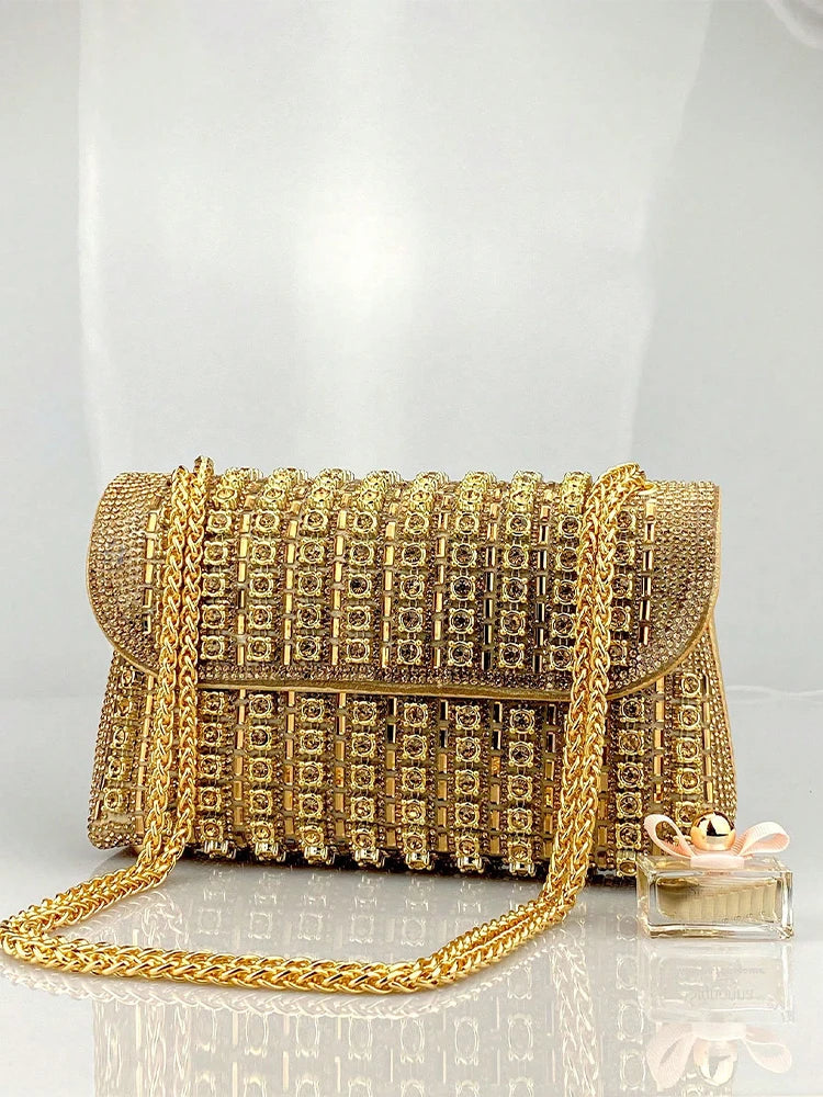 Golden Glamour Bag: The Sparkle of Luxury at Your Fingertips