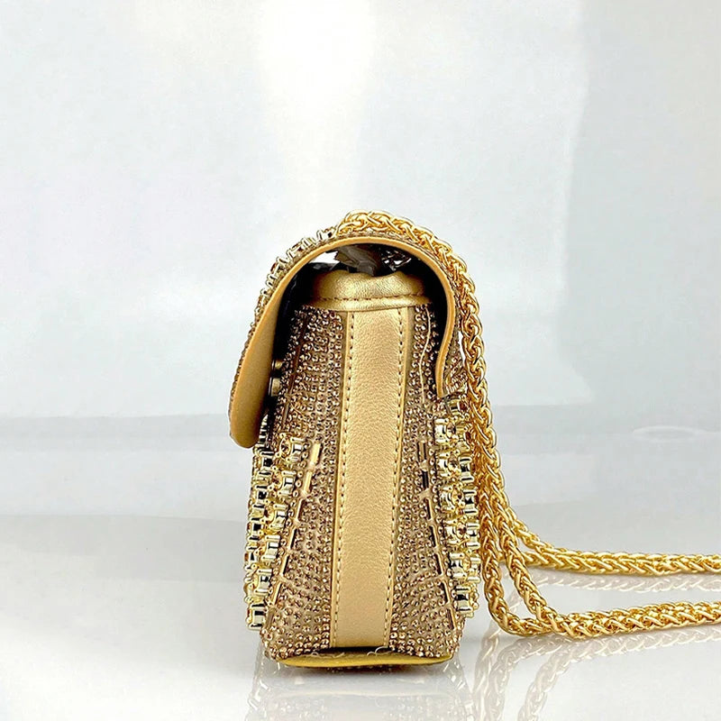 Golden Glamor Bag: The Sparkle of Luxury at Your Fingertips